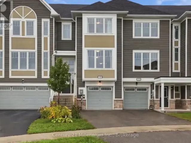 Townhouse for rent in Georgian Sands, Wasaga Beach