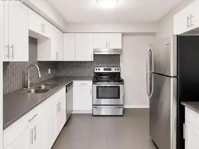 Townhouse for rent in Waterloo, Ontario