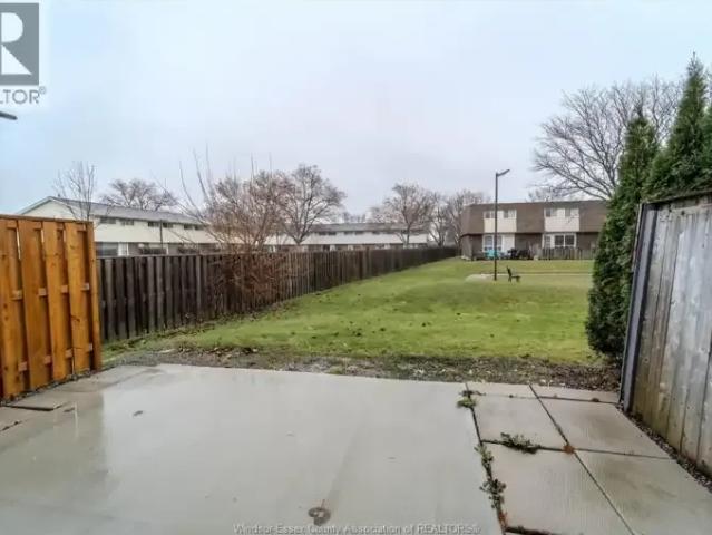 Townhouse for rent in Maidstone, Ontario
