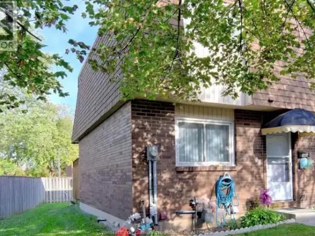 Townhouse for rent in Maidstone, Ontario