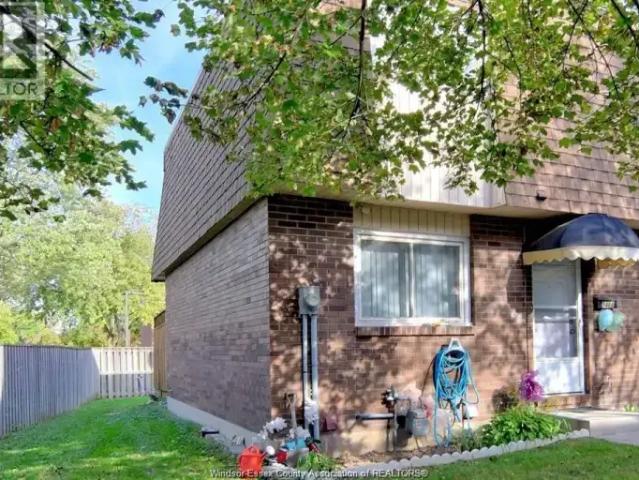 Townhouse for rent in Maidstone, Ontario