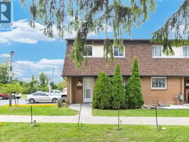 Townhouse for rent in Forest Glade, Windsor