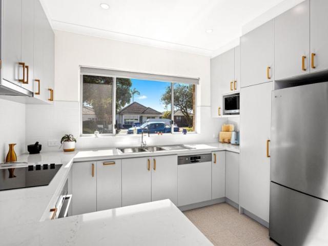 Villa for rent in Dolls Point, Bayside Council