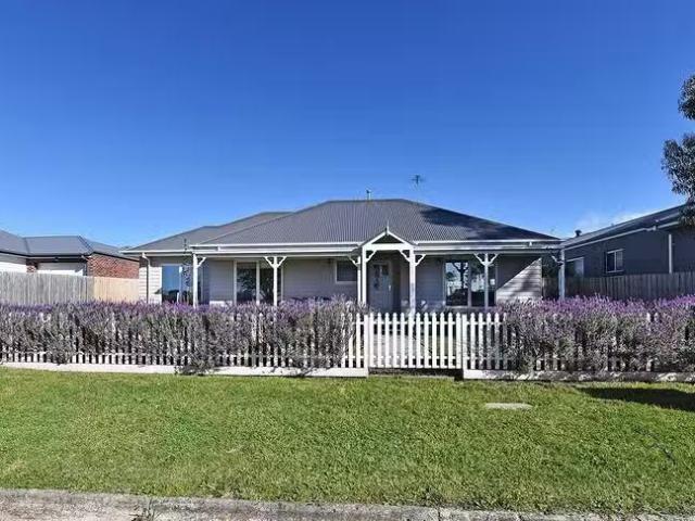 House for rent in Eltham, Melbourne