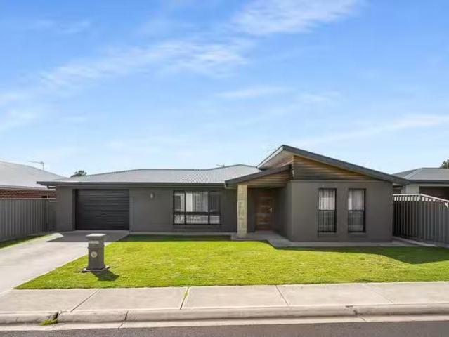 House for rent in Wollongong West, New South Wales