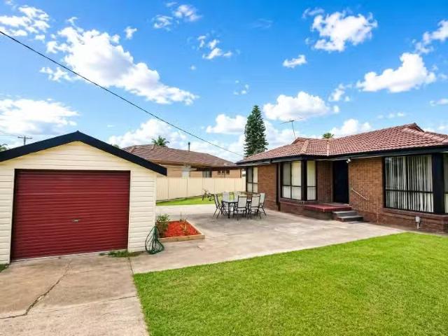 House for rent in Smithfield, Sydney