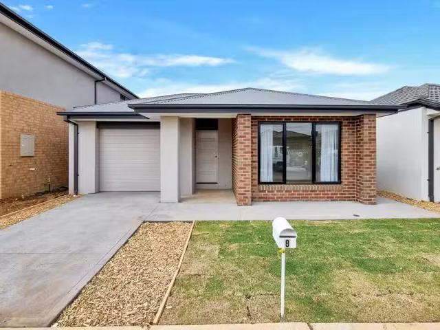 House for rent in Weir Views, Melbourne