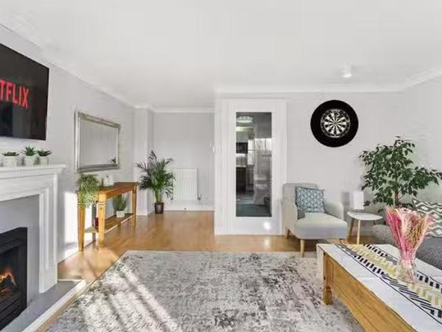 Apartment for rent in Wrenthorpe, West Yorkshire