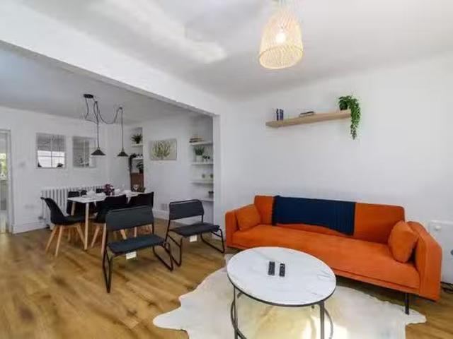 Apartment for rent in Troed-y-rhiw, Troedyrhiw