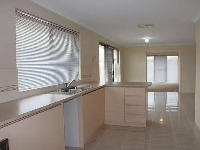 House for rent in Success, Western Australia