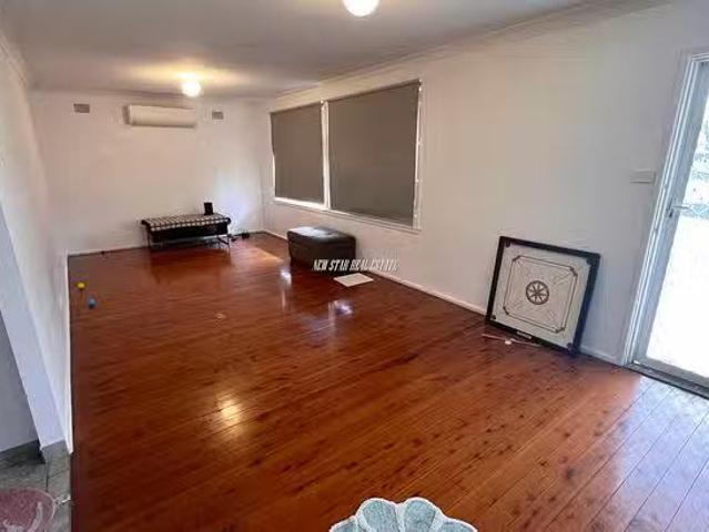 House for rent in Canley Heights, New South Wales