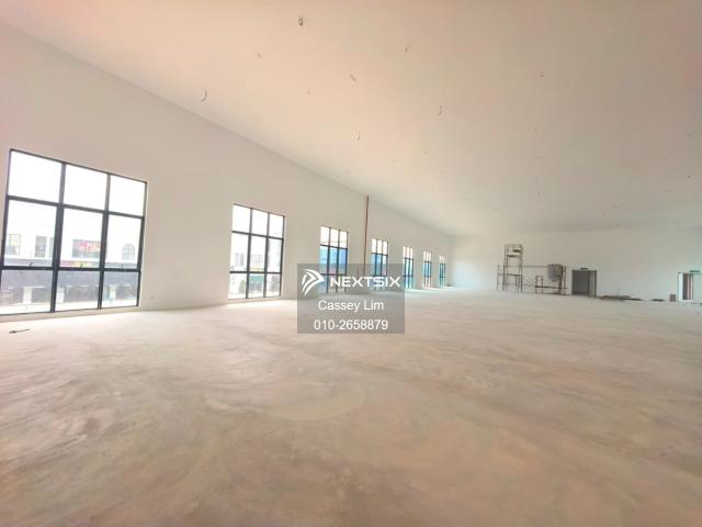 Shop for rent in Kuala Lumpur, Country Heights Damansara