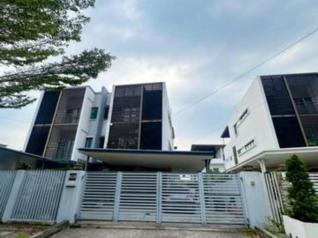 Residential House for rent in Kuching, Bahagian Kuching
