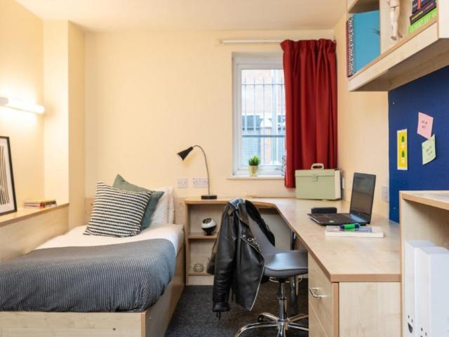 Room for rent in Islington, Calderstones