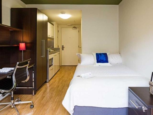 Room for rent in North Kensington, Greater London