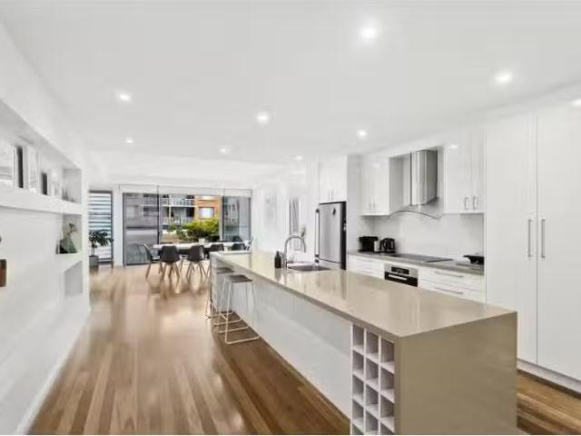 Condo for rent in Wollongong West, New South Wales