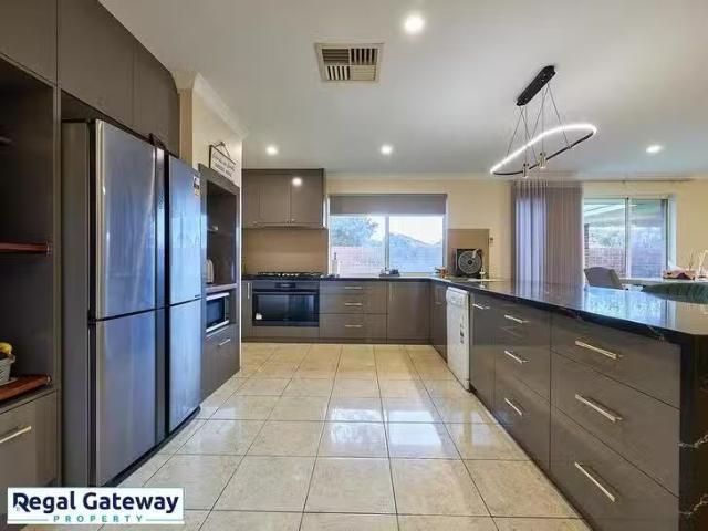 House for rent in Canning Vale, Western Australia