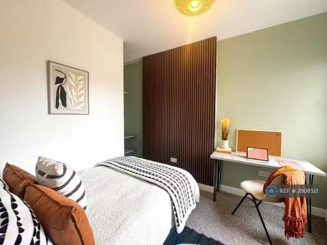 House for rent in Kingsholm, Gloucester