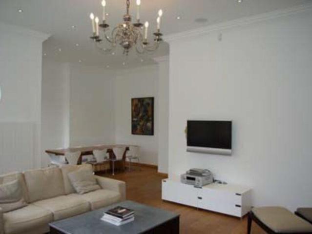 Apartment for rent in Cat Hill, England