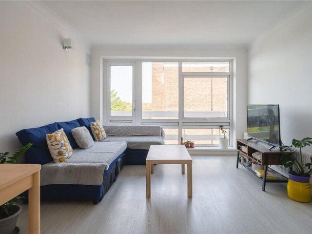 Apartment for rent in Cat Hill, England