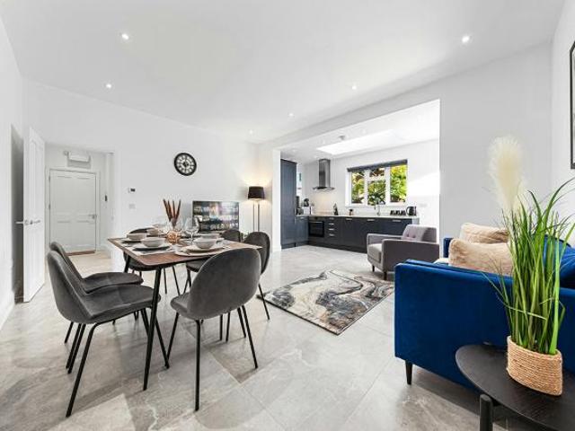 Apartment for rent in Woodside Park, Greater London