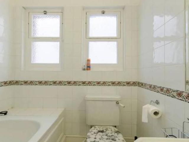 Apartment for rent in Lyons, Greater London