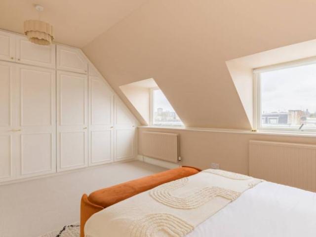 Apartment for rent in Lyons, Greater London