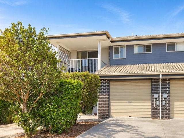 Apartment for sale in Pacific Pines, Gold Coast City