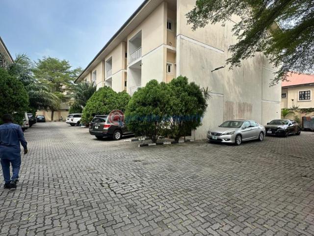 House for rent in Eti Osa, Lagos