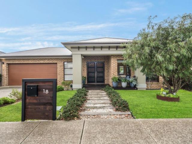 House for sale in Warralily Springs, Geelong
