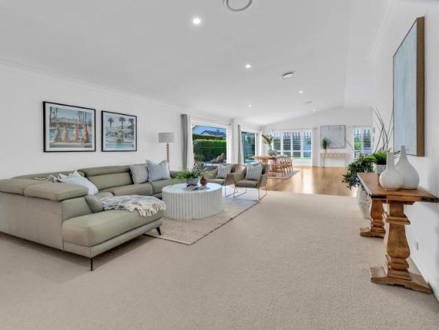 House for sale in Ashmore, Gold Coast City