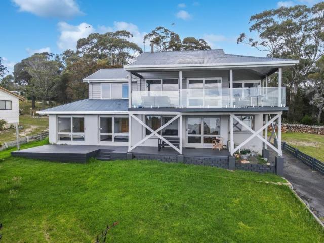 House for sale in Binalong Bay, Break O'Day