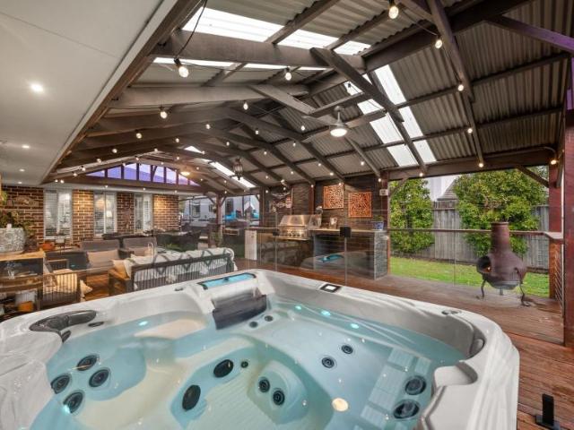 House for sale in Botanic Ridge, Melbourne