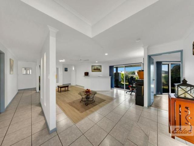 House for sale in Boyne Island