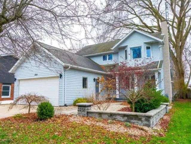 House for rent in Plympton–wyoming, Ontario