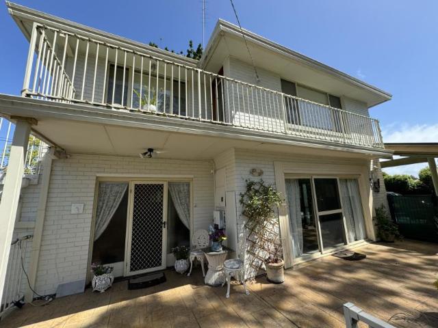 House for sale in Churchill, Victoria