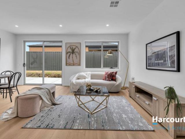 House for sale in Clyde North, Melbourne