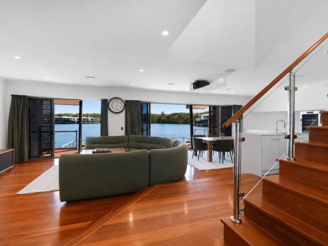 House for sale in Coombabah, Gold Coast City