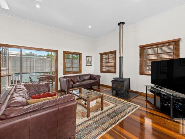 House for sale in Coorparoo, Greater Brisbane