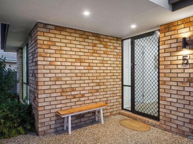 House for sale in Crestmead, Greater Brisbane