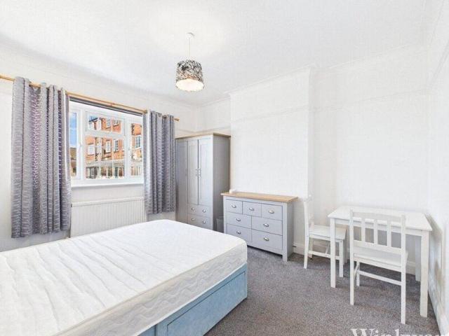 House for rent in Cat Hill, England