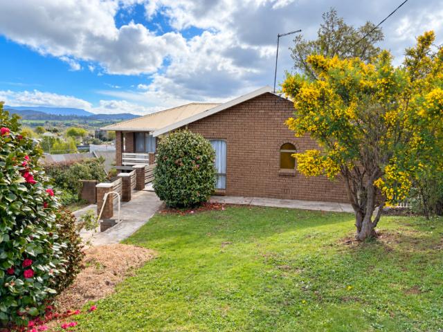 House for sale in Deloraine, Meander Valley
