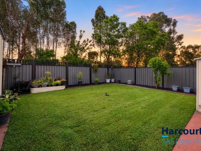 House for sale in Brimbank Gardens, Melbourne