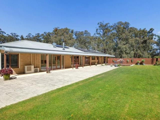 House for sale in Dewhurst, Melbourne