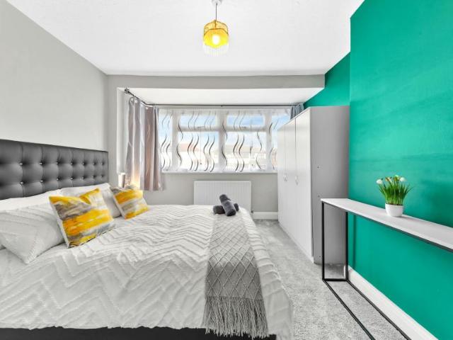 House for rent in South Stanmore, Greater London