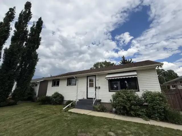 House for rent in Wedgewood, Alberta