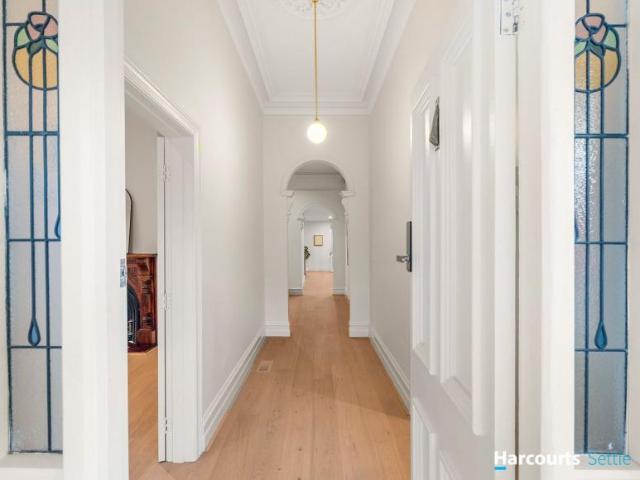House for sale in Glen Huntly, Melbourne