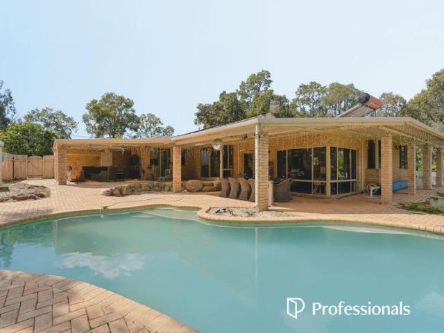 House for sale in Gooseberry Hill, City Of Kalamunda