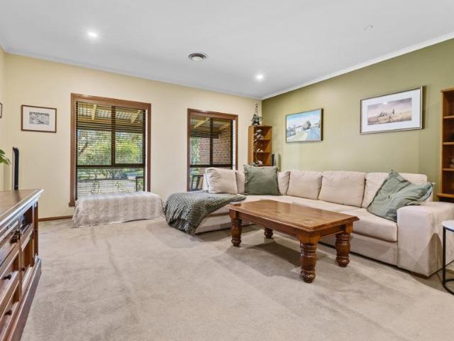 House for sale in Harcourt