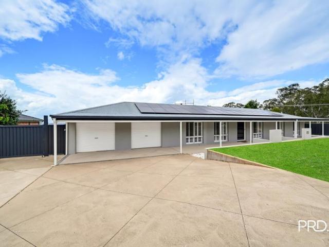 House for rent in Hawkesbury Heights, Blue Mountains City Council